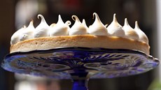Mandarinkový koláč s pusinkami Mandarinkový koláč s pusinkami