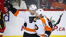 Michael Raffl a Jakub Voráček (vpravo) slaví gól Philadelphie. Michael Raffl a Jakub Voráček (vpravo) slaví gól Philadelphie.