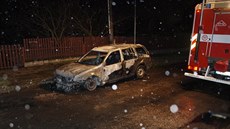 Ohořelá auta v Měníku na Hradecku (4.12.2017). Ohořelá auta v Měníku na Hradecku (4.12.2017).
