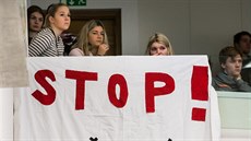 Studenti protestují proti slučování středních škol v Královéhradeckém kraji... Studenti protestují proti slučování středních škol v Královéhradeckém kraji...