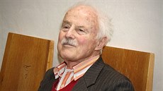 Ve věku 97 let zemřel Charles E. Merrill, který umožnil stovkám studentů... Ve věku 97 let zemřel Charles E. Merrill, který umožnil stovkám studentů...