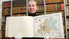 Olomoucká Vědecká knihovna vystavuje unikátní školní atlas vydaný ve 2.... Olomoucká Vědecká knihovna vystavuje unikátní školní atlas vydaný ve 2....