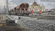 Po novém severním mostu u hlavního vlakového nádraí v Plzni se vlaky poprvé...