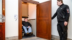 Do budovy plzeňské radnice se dostanou i vozíčkáři, radnice je po více než... Do budovy plzeňské radnice se dostanou i vozíčkáři, radnice je po více než...