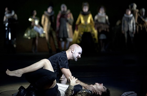 Max Emanuel Cenci jako Nero a Anna Prohaska jako Poppea v Monteverdiho opee...