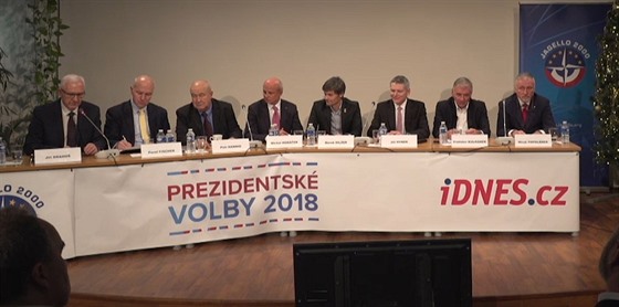 Prezidenttí kandidáti hovoí ve dvou minutách o bezpenosti eské republiky