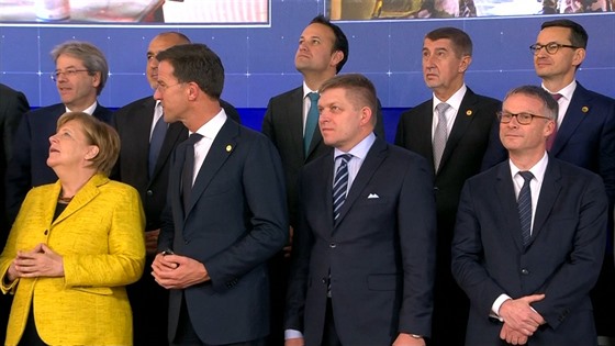 Státníci na summitu EU si udlali spolené foto