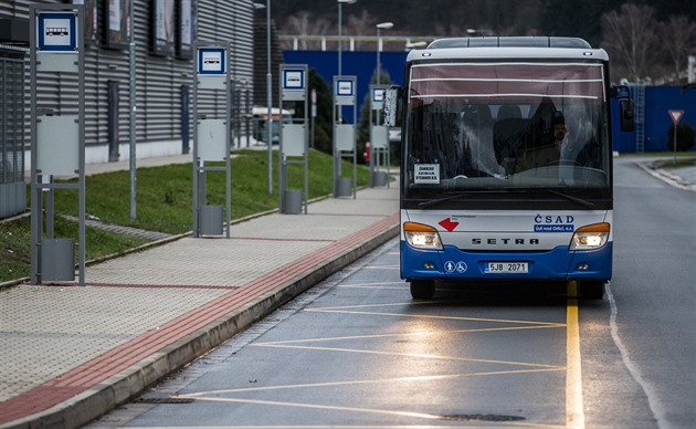 Rychnovský dopravní terminál po oprav Nádraní ulice (12.12.2017).