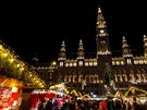 Vánoní trhy ped radnicí ve Vídni