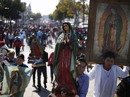 K bazilice Panny Marie Guadalupské v mexické metropoli se vydaly miliony...