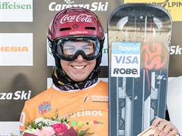 esk snowboardistka Ester Ledeck po triumfu v paralelnm obm slalomu v...