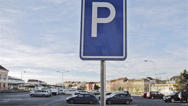 Nov oteven bezplatn parkovit u autobusovho ndra v Plzni.