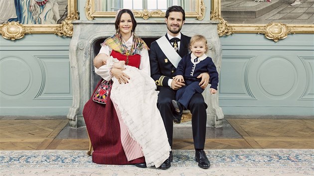 vdsk princezna Sofia, princ Carl Philip a jejich dti princ Alexander a princ Gabriel po ktu mladho z princ (1. prosince 2017)