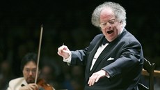 Dirigent James Levine na archivním snímku z roku 2006 Dirigent James Levine na archivním snímku z roku 2006