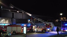 Na pražském hlavním nádraží hořel gril, část budovy musela být evakuována (12.... Na pražském hlavním nádraží hořel gril, část budovy musela být evakuována (12....