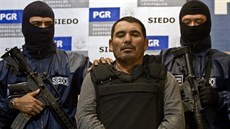 To je on, pan Čistič. Santiago Meza Lopez neměl přezdívku El Pozolero náhodou,... To je on, pan Čistič. Santiago Meza Lopez neměl přezdívku El Pozolero náhodou,...