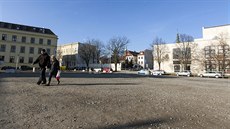 Lidé v Prostějově přišli o velkou parkovací plochu, kterou uzavřela společnost... Lidé v Prostějově přišli o velkou parkovací plochu, kterou uzavřela společnost...