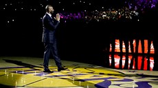 Kobe Bryant během večera, který mu LA Lakers věnovali. Kobe Bryant během večera, který mu LA Lakers věnovali.