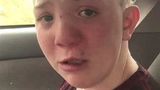 Školák Keaton Jones na videu své matky promluvil o šikaně. Školák Keaton Jones na videu své matky promluvil o šikaně.