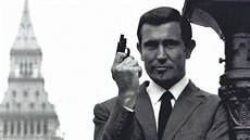 George Lazenby jako James Bond ve filmu Ve slubách Jejího Velienstva (1969)