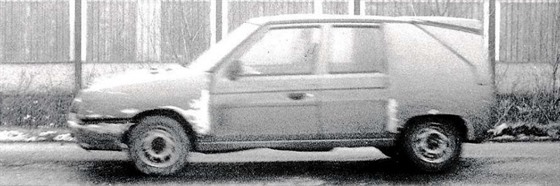 Unikátní snímek prototypu Favoritu s maskovací nástavbou tajn poídil amatérský fotograf Jií Hera v roce 1986.