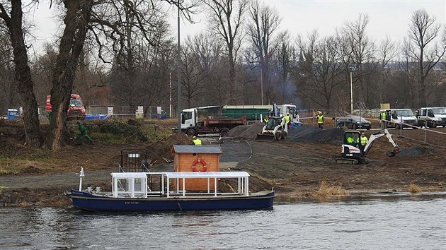 Praha pislbila, e do Vnoc spust pvoz na mst zcen lvky v Troji