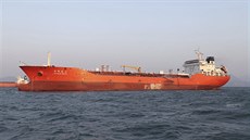 Tanker plující pod hongkongskou vlajkou ve vodách Jižní Korey (29. prosinec... Tanker plující pod hongkongskou vlajkou ve vodách Jižní Korey (29. prosinec...