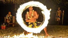 Tradiní polynéské vystoupení s ohnm si rozhodn nenechte ujít!