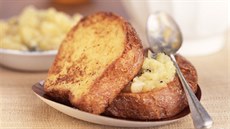 Smetanový toast s jablečným pyré Smetanový toast s jablečným pyré