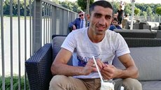 Dvaatřicetiletý Hamo Aperyan je šestinásobným mistrem České republiky v boxu.... Dvaatřicetiletý Hamo Aperyan je šestinásobným mistrem České republiky v boxu....