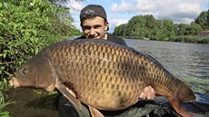 Jihlavský rybář Stanislav „Stanley“ Blažka letos na Labi u Kolína chytil téměř... Jihlavský rybář Stanislav „Stanley“ Blažka letos na Labi u Kolína chytil téměř...