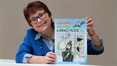 Zuzana Onderová má na svém kontě zatím dvě knihy, třetí momentálně dokončuje. Zuzana Onderová má na svém kontě zatím dvě knihy, třetí momentálně dokončuje.