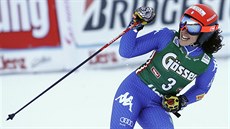 Federica Brignoneová slaví výhru v obřím slalomu v Lienzu. Federica Brignoneová slaví výhru v obřím slalomu v Lienzu.
