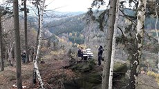 Kapela Benjaming´s Clan natočila v Jestřebích horách coververzi Posledního... Kapela Benjaming´s Clan natočila v Jestřebích horách coververzi Posledního...