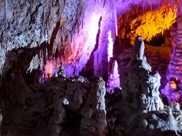 Avalomova jeskyn, snad nejkrsnj prodn kaz v Izraeli, se nachz jen...
