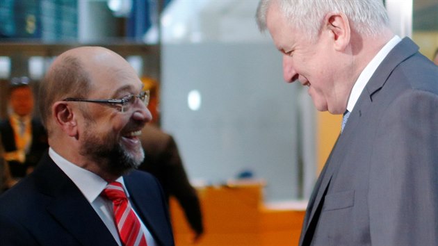 Pedseda CSU Horst Seehofer a f SPD Martin Schulz (7. ledna 2018)