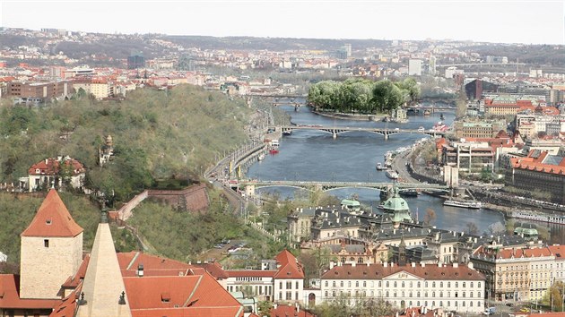 Vtzn vizualizace ateliru RKAW. Jeho zkladn
mylenkou bylo vytvoit rozlehl louky doplnn skupinami vzrostlch strom. (8.1.2017)