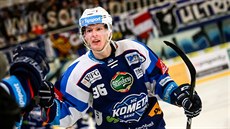 Jakub Krejčík z Komety slaví gól v síti Plzně. Jakub Krejčík z Komety slaví gól v síti Plzně.