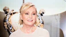 Zpěvačka Helena Vondráčková v kulturním magazínu Za scénou. (3. ledna 2018) Zpěvačka Helena Vondráčková v kulturním magazínu Za scénou. (3. ledna 2018)