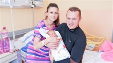 Maminka Petra a tatínek Martin Loskotovi z Tábora se svým synem Adamem, který... Maminka Petra a tatínek Martin Loskotovi z Tábora se svým synem Adamem, který...