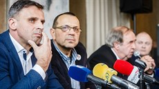 Tisková konference vnitrostranické platformy "Zachraňme ČSSD", na kterou... Tisková konference vnitrostranické platformy "Zachraňme ČSSD", na kterou...