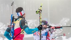 JÁ SE VÁS NEBOJÍM. Martin Fourcade se otáčí na své norské soupeře během... JÁ SE VÁS NEBOJÍM. Martin Fourcade se otáčí na své norské soupeře během...