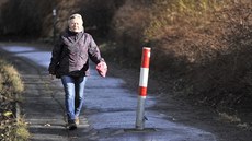 Místní chtějí, aby se tudy dalo jezdit k Havlíčkově ulici. Strážníci i radní s... Místní chtějí, aby se tudy dalo jezdit k Havlíčkově ulici. Strážníci i radní s...