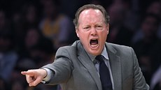 Mike Budenholzer usměrňuje basketbalïsty Atlanty. Mike Budenholzer usměrňuje basketbalïsty Atlanty.