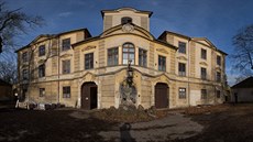 Zámek v Lázních Bělohradě má podle památkářů cenná architektonická řešení. Zámek v Lázních Bělohradě má podle památkářů cenná architektonická řešení.