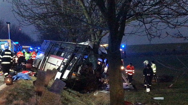 Tragická nehoda autobusu u Horomic (12. ledna 2018)