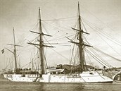 Dlov lun S. M. S. Albatros obeplul na rakousko-uhersk expedici zemkouli.