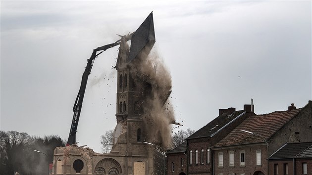 Kostel v zpadnm Nmecku bude nahrazen uhelnm dolem. (10. ledna 2018)