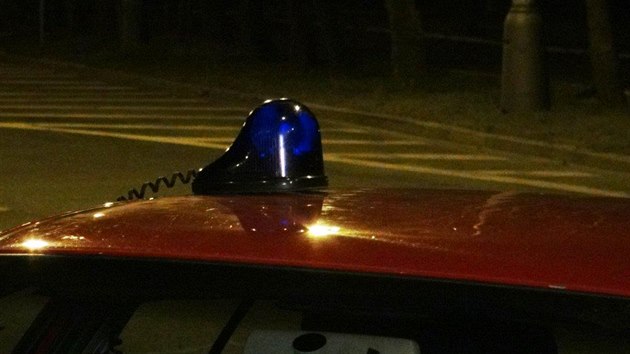 Do drhy policist v civilnm aut se zapnutmi majky vjel druh idi (9.1.2018)
