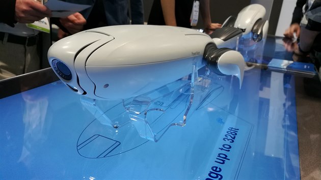 Vodn dron PowerBook pro surfae i rybe